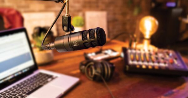Audio-Technica AT2040 podcast broadcast recording home studio microfono dinamico ipercardioide aeb distirbuzioni strumentimusicali