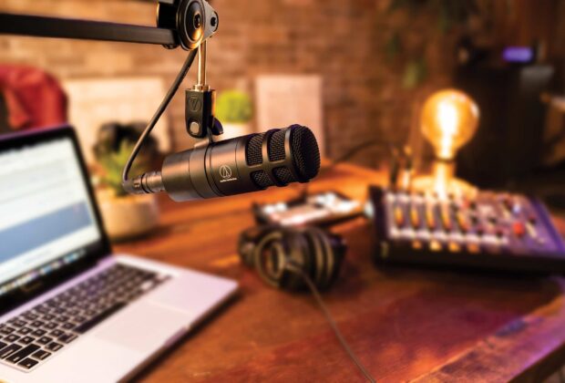 Audio-Technica AT2040 podcast broadcast recording home studio microfono dinamico ipercardioide aeb distirbuzioni strumentimusicali