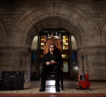 Gibson Tony Iommi SG Special chitarra elettrica signature diavoletta black sabbath ozzy osbourne strumentimusicali p90