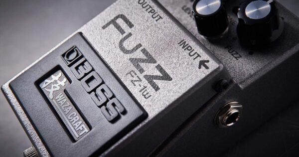BOSS FZ-1w pedale fuzz stompbox chitarra fx hardware pedaliera strumentimusicali