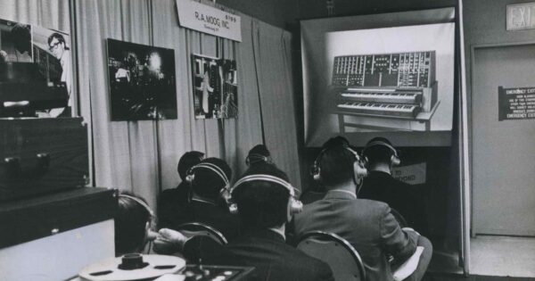 Bob Moog documentary sintetizzatore synth hardware midiware strumentimusicali