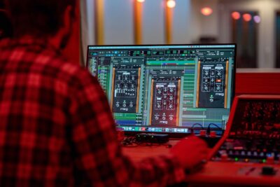 Moog Moogerfooger software fx plug-in audio mixing producer midiware strumentimusicali