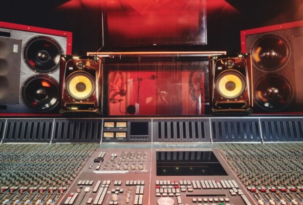 krk classic 8ss near field studio monitor scott storch news mpi electronic smstrumentimusicali.it
