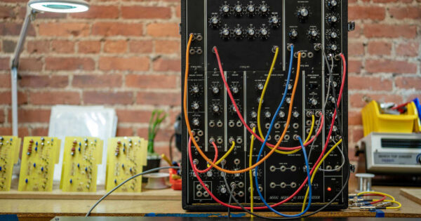 moog model 10 back in stock robert moog 1971 vintage modular synth news midiware smstrumentimusicali.it