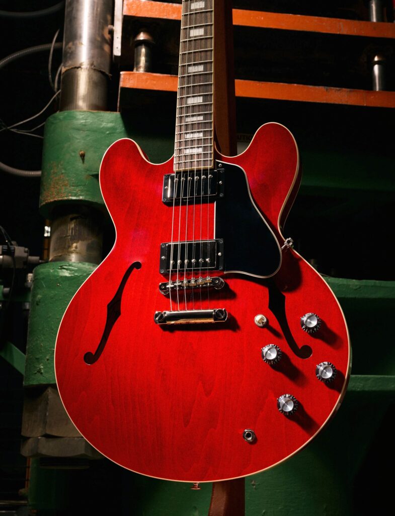 es335