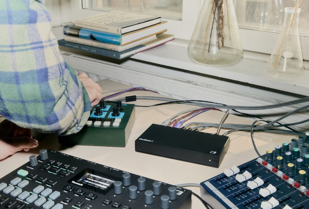 Elektron Outbox 8, Overbridge, Digitakt, Digitone, Syntakt, DAWless, CV Gate, drum machine, sintetizzatori