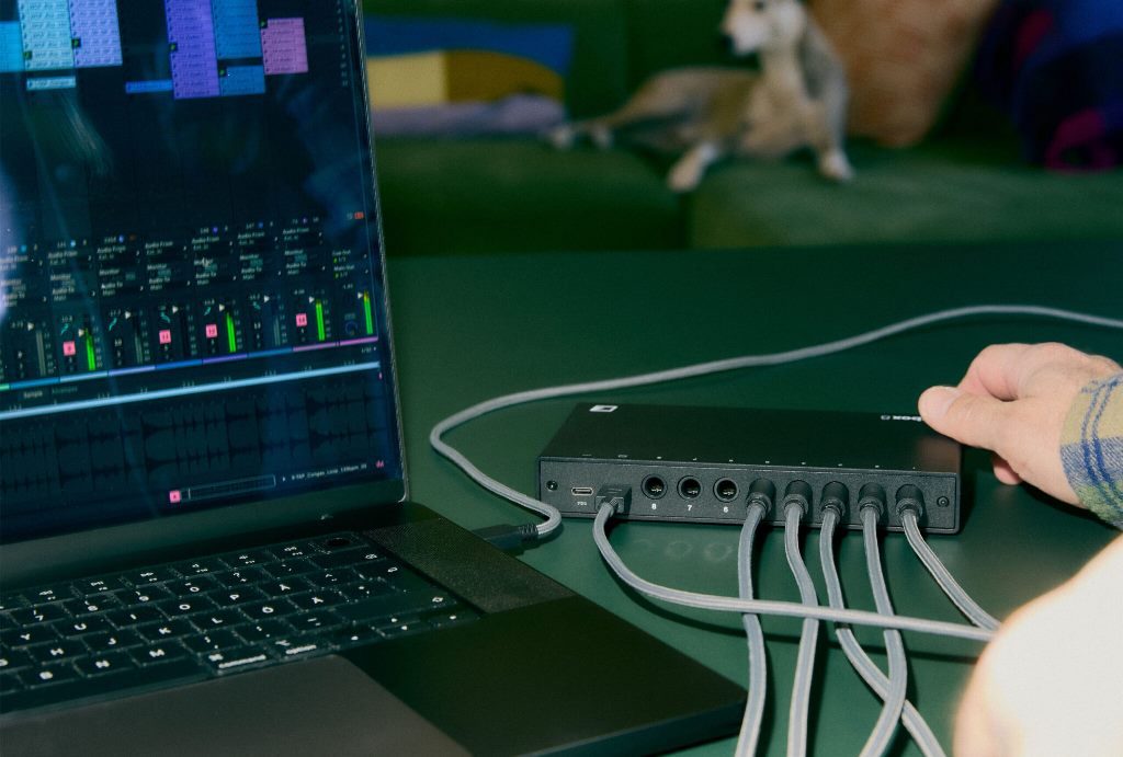 Elektron Outbox 8, Overbridge, Digitakt, Digitone, Syntakt, DAWless, CV Gate, drum machine, sintetizzatori