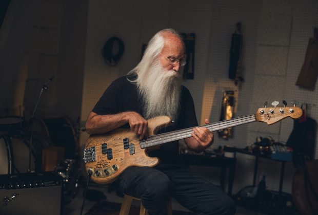 Fender, Lee Sklar, Precision Bass, Fender Stories Collection, bassi elettrici, EMG, Hipshot, bassisti, strumenti musicali