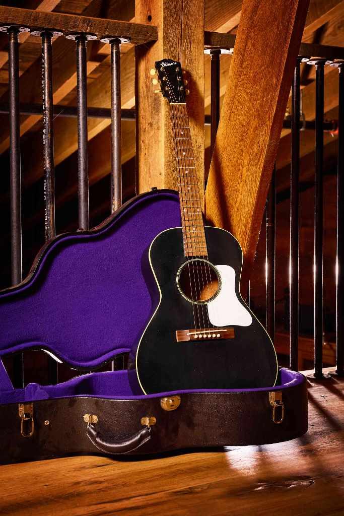 Gibson, Gibson Acoustic, Gibson Acoustic Craftory, Gibson Bozeman, chitarre acustiche, Gibson Gear Guide, Dinesh Lekhraj, Robi Johns, Don Ruffatto, liuteria