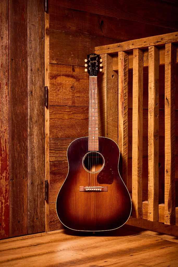Gibson, Gibson Acoustic, Gibson Acoustic Craftory, Gibson Bozeman, chitarre acustiche, Gibson Gear Guide, Dinesh Lekhraj, Robi Johns, Don Ruffatto, liuteria