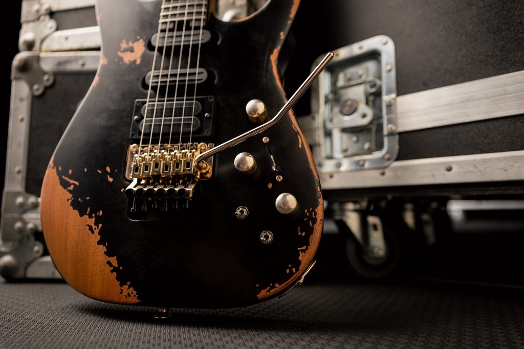 Phil Collen PC1-E, Jackson, Phil Collen, Jackson PC1-E, Jackson Pro Series, Def Leppard, Chitarre elettriche, Chitarre Signature, DiMarzio, Floyd Rose, Sustaine