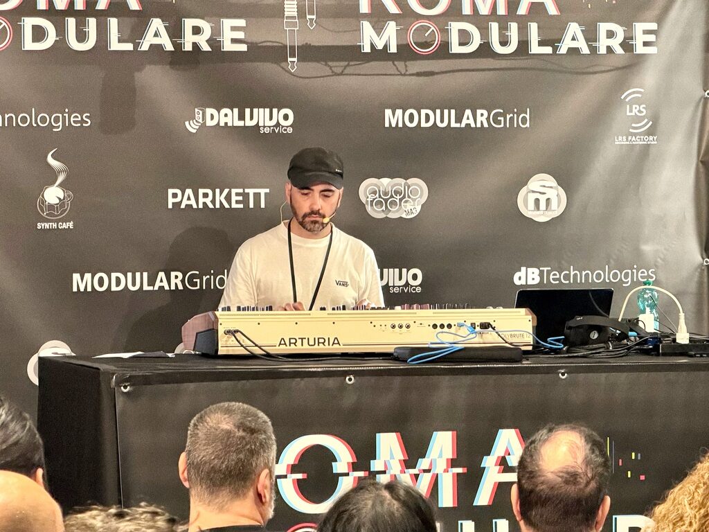 roma modulare 2026, alfredo migliavacca, sm strumenti musicali, luoghi del suono, news, reportage, sintetizzatori, synth, musica elettronica, roma modulare