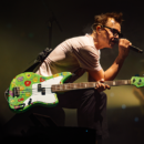 Fender, Mark Hoppus, blink-182, Jaguar Bass, basso elettrico, Seymour Duncan, strumenti musicali, signature bass, pop punk, news