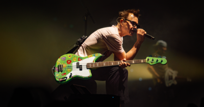 Fender, Mark Hoppus, blink-182, Jaguar Bass, basso elettrico, Seymour Duncan, strumenti musicali, signature bass, pop punk, news