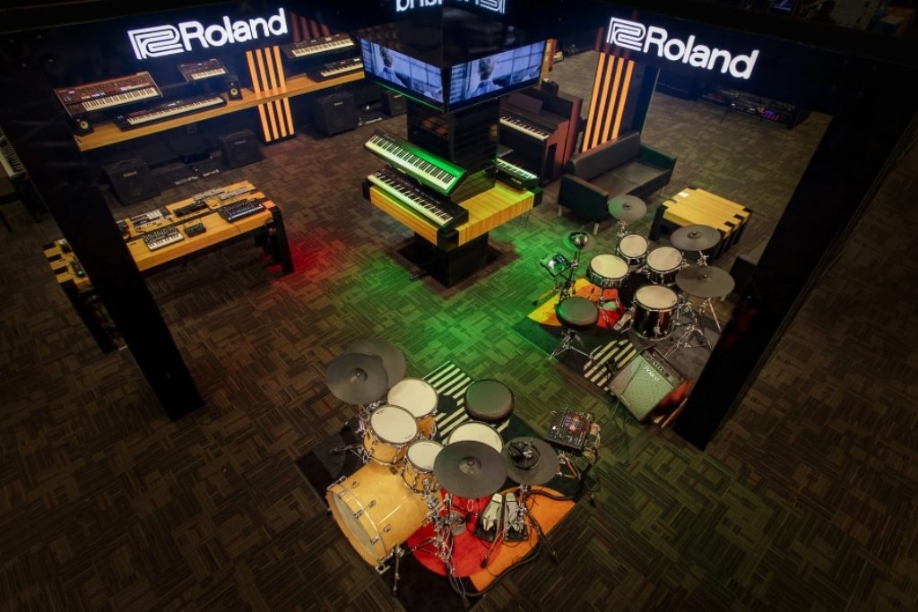 Roland, Roland Store New York, BOSS, Drum Workshop, DW, TR-808, sintetizzatori, pianoforti digitali, strumenti musicali, New York, manuele barbini, news