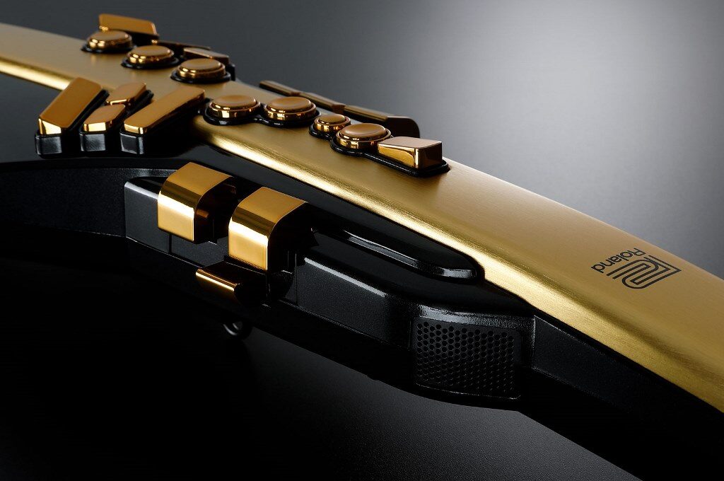 Roland, Aerophone Pro, Aerophone Pro Gold Limited Edition, strumenti a fiato digitali, wind synthesizer, strumenti musicali elettronici, roland aerophone, news
