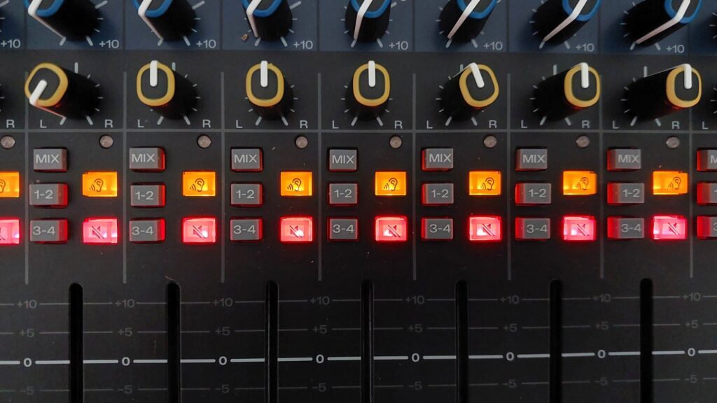 Exhibo, Luca Pilla, mixer analogico professionale, recensione mixer analogico, Soundcraft, soundcraft sapphyre, soundcraft signature plus, soundcraft signature plus review, soundcraft gb, test, news