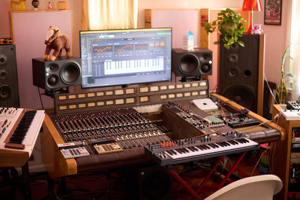 Arturia, MiniFreak 49, sintetizzatori, sintetizzatori ibridi, sintesi digitale, sintesi analogica, wavetable, sintesi granulare, sound design, tastiere musicali, MIDI, news, algam eko